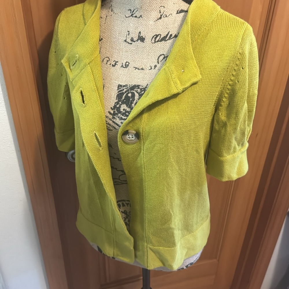 Like new! Anne Klein LG Button Cardigan - Picture 4 of 9